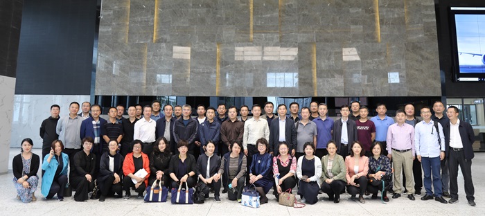 沈陽市委黨校學員蒞臨沈陽航空產(chǎn)業(yè)園參觀調(diào)研