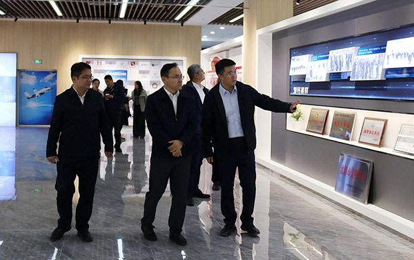 中國(guó)鋼研黨委副書(shū)記、總經(jīng)理高宏斌一行 到航產(chǎn)集團(tuán)調(diào)研